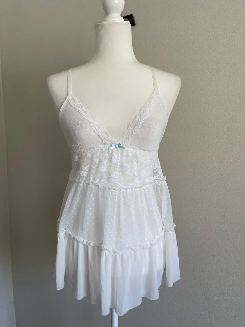 Gilligan & O'Malley White Lace Babydoll Chemise with Light Blue Bow